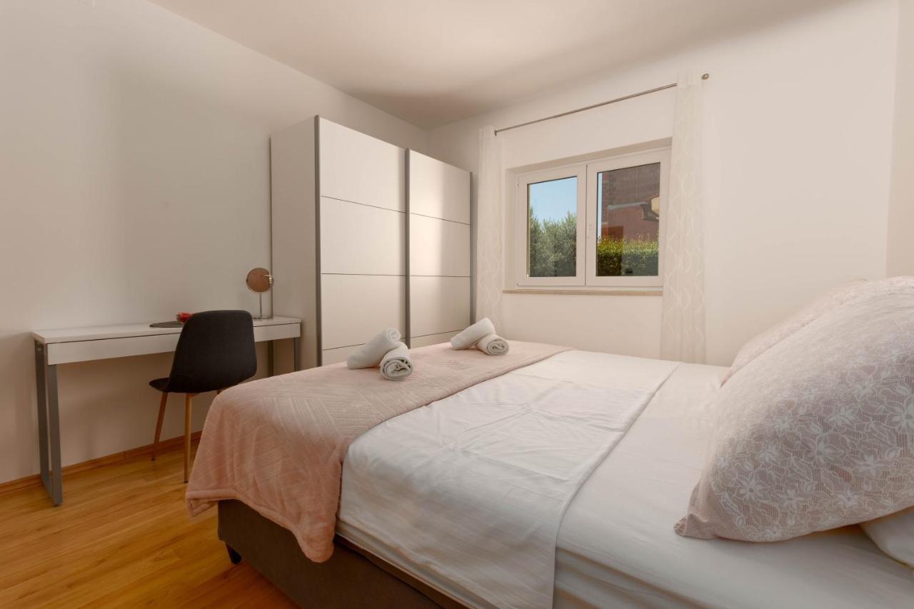 Apartment Lucija, Stinjan Pula Eksteriør billede